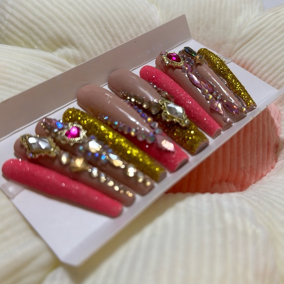 Handmade Press on nails - Picture 3 of 6